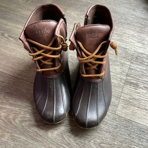 Girls Saltwater Boot in Brown | Waterproof Bean Boot